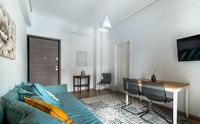 New Renovated 1B Apartment Close To Historic Center