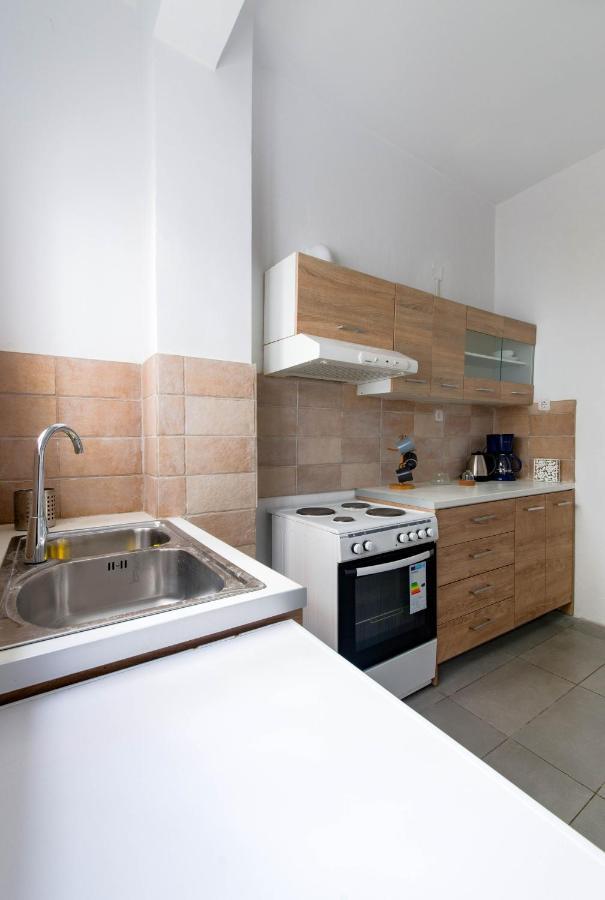 New Renovated 1B Apartment Close To Historic Center Atenas Exterior foto