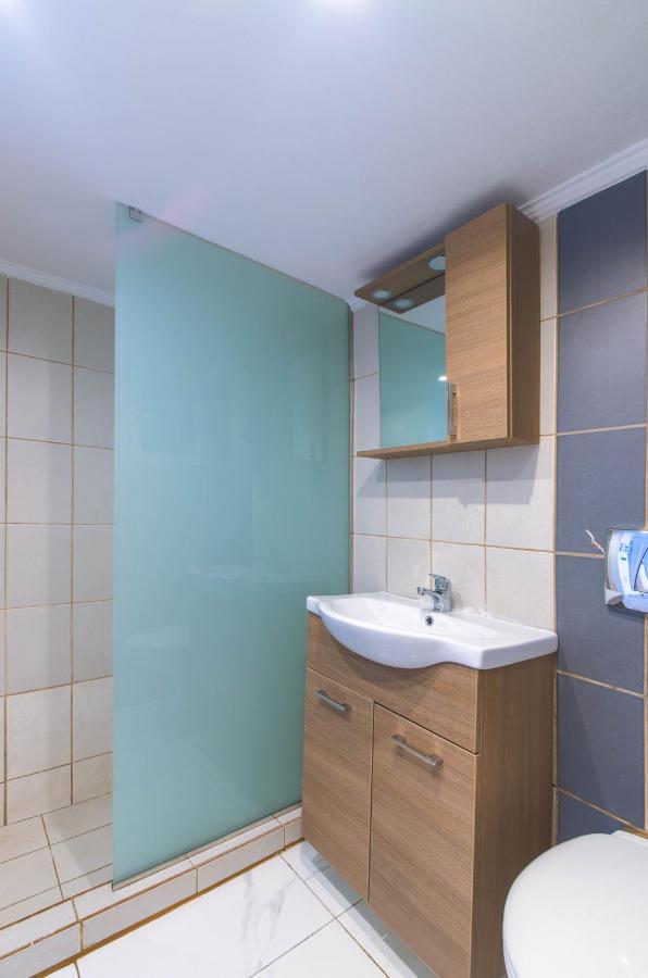 New Renovated 1B Apartment Close To Historic Center Atenas Exterior foto